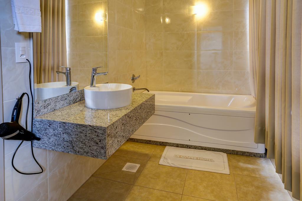 Di Capri Hotel Фарропилья Экстерьер фото